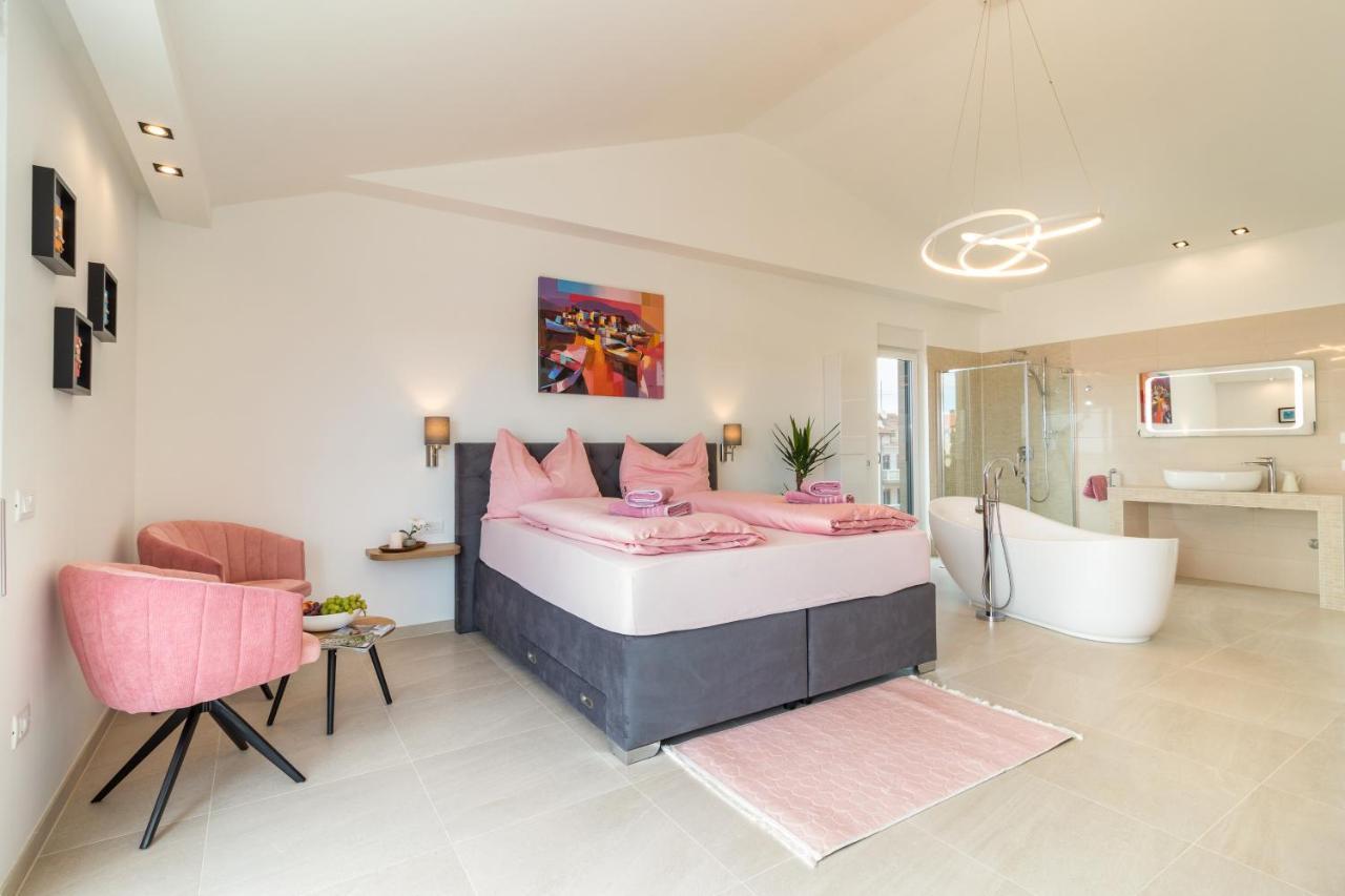 Villa Elena: Seaside Luxury with Whirlpool and Brijuni Islands View Fazana Exterior photo